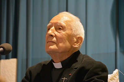Padre René Laurentin, noto mariologo, ricercatore e autore di scritti sulle apparizioni mariane