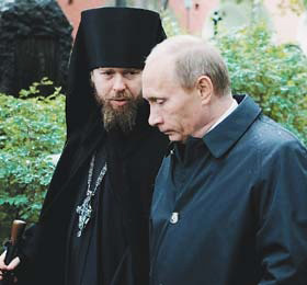  Il presidente Putin ascolta i consigli di padreTichon Sevkunov