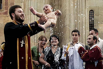 Con il battesimo il cristiano viene consacrato sacerdote