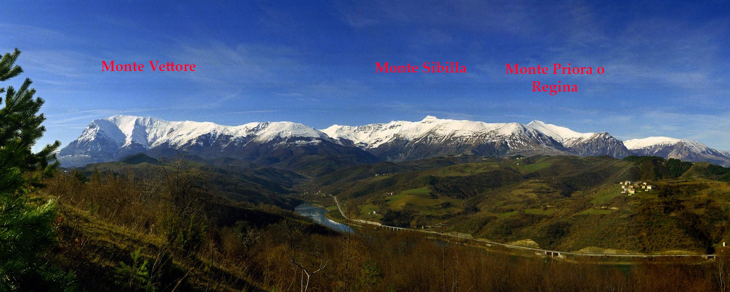 La catena dei Monti Sibillini visti da est, lato delle Marche